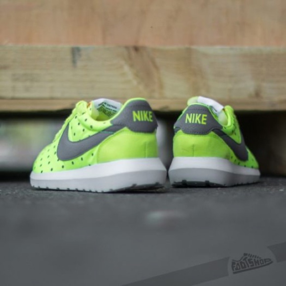 Nike Volt Poka Dot Roshe - Picture 5 of 5
